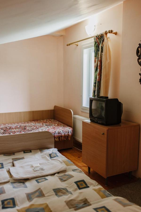 Mala Praha Hotel Ujhorod Exterior foto