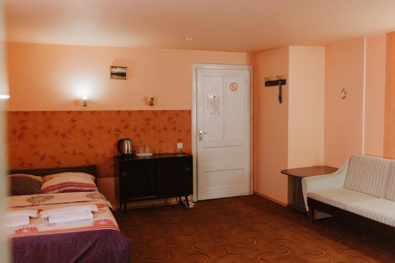 Mala Praha Hotel Ujhorod Exterior foto