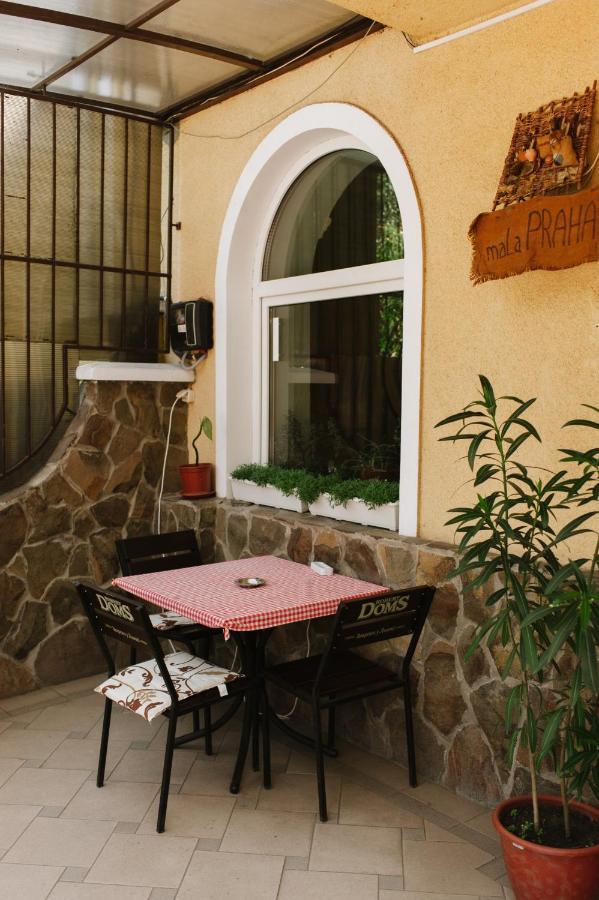 Mala Praha Hotel Ujhorod Exterior foto