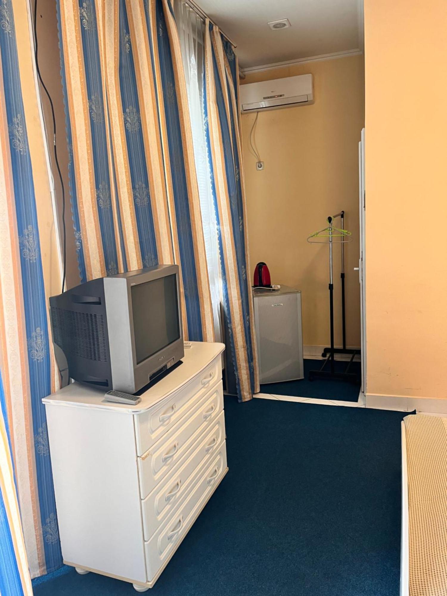 Mala Praha Hotel Ujhorod Exterior foto