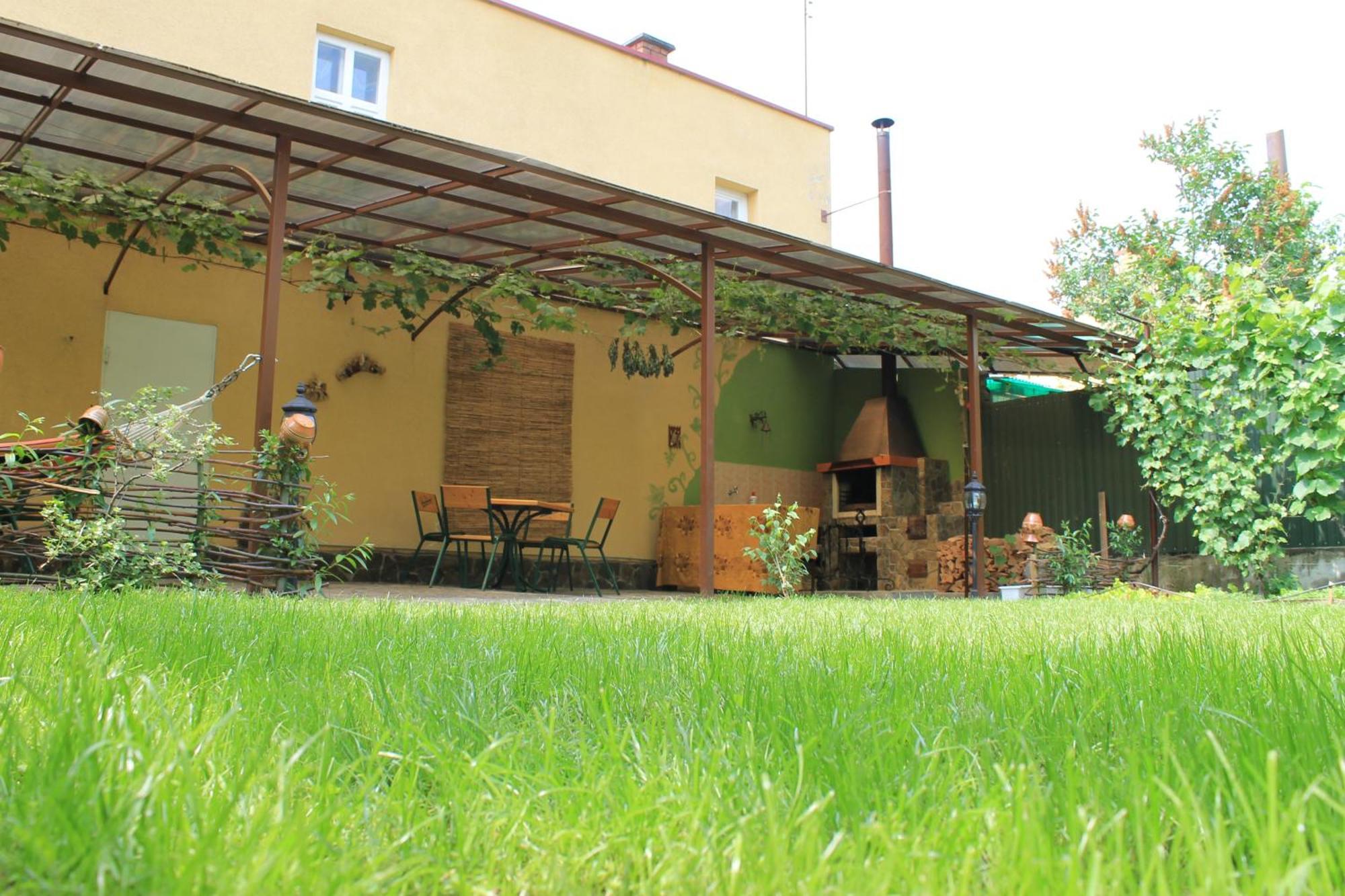 Mala Praha Hotel Ujhorod Exterior foto
